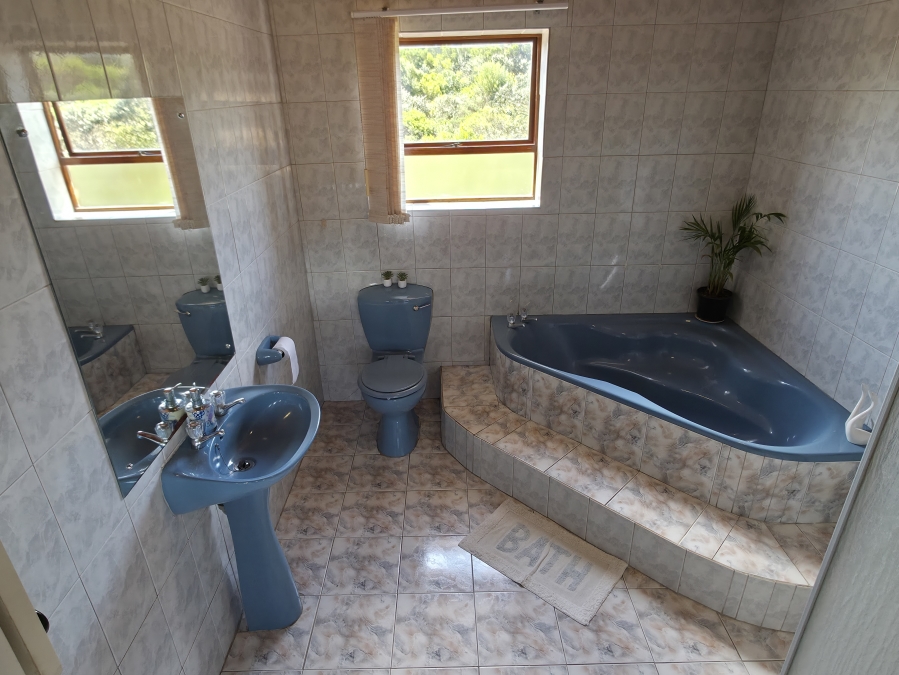 4 Bedroom Property for Sale in Noorsekloof Eastern Cape